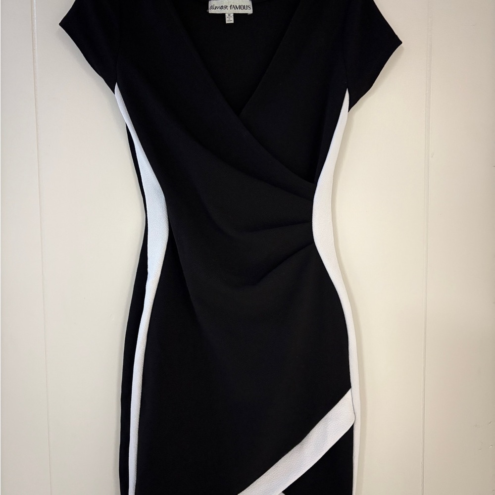 Almost Famous Black and White Cocktail Dress Cap Sleeve Sheath
